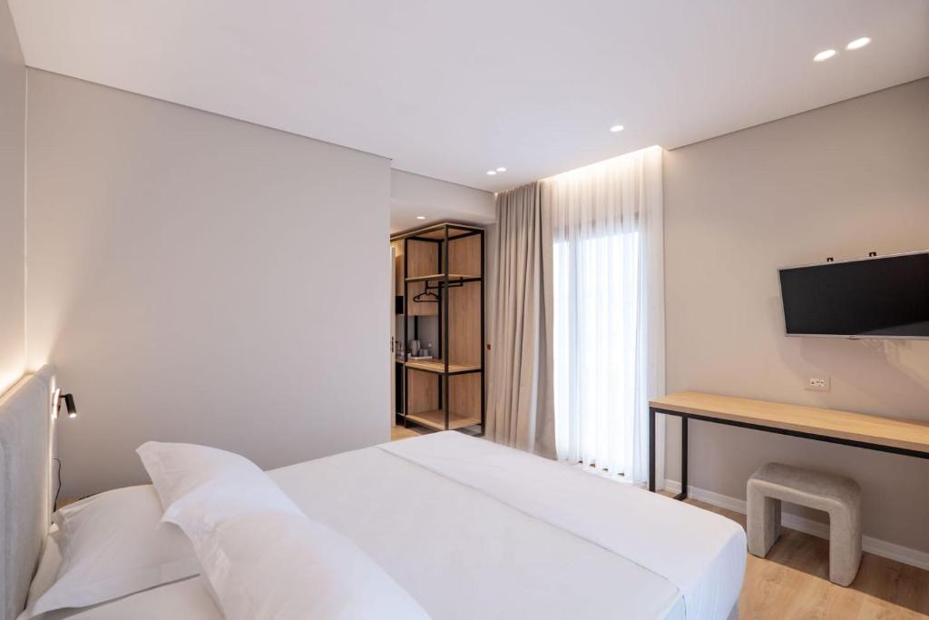 Mediterrane Hotel - Photo 20