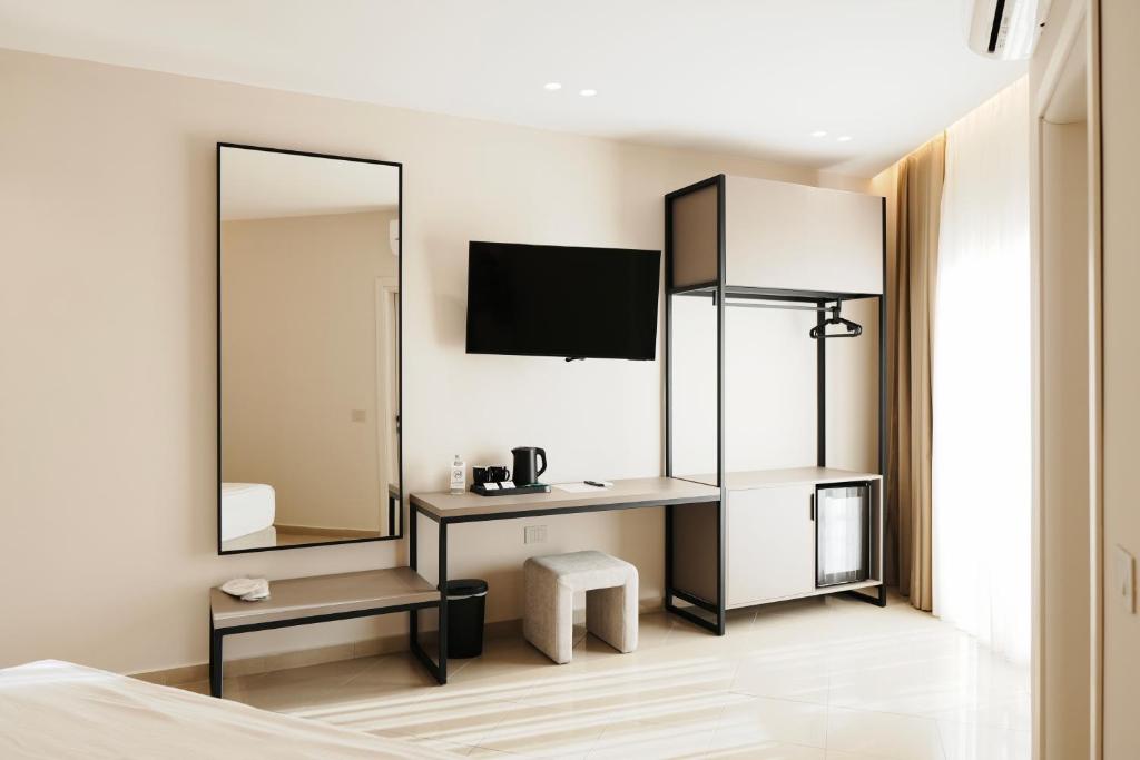 Mediterrane Hotel - Photo 5