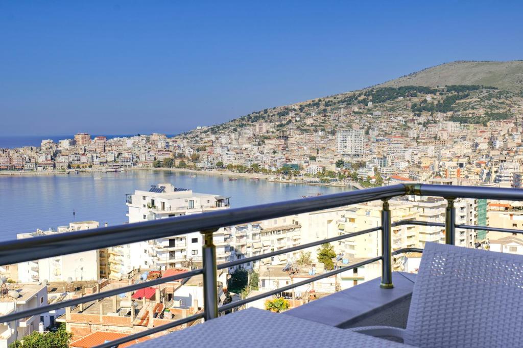 Mediterrane Hotel - Photo 7