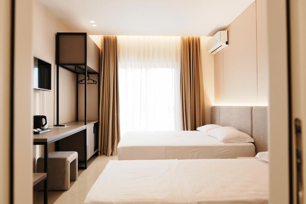 Mediterrane Hotel - Photo 8