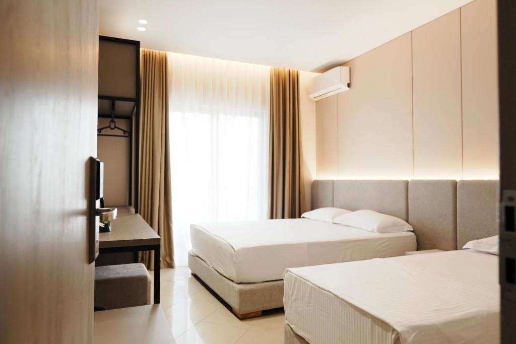 Deluxe Triple Room with Sea View