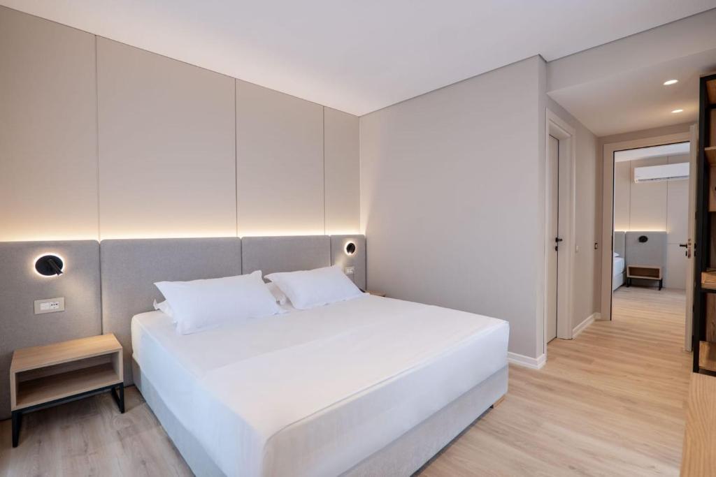 Economy Quadruple Room image 2